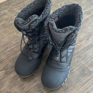 Big kids winter boots 🥾